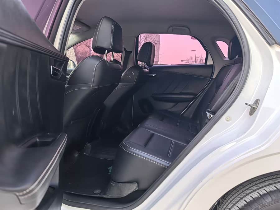 BYD e2 2019 immagine di auto #7