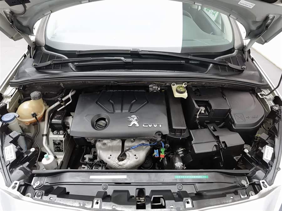 Peugeot 308 2014 car image #7