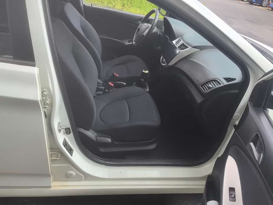Mazda Reina Hatchback 2015 #7 Mazda Reina Hatchback 2015 car image #7