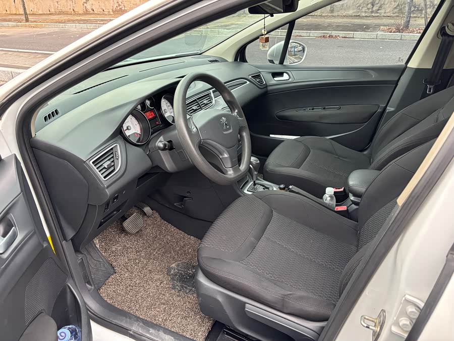 Peugeot 308 2017 car image #7