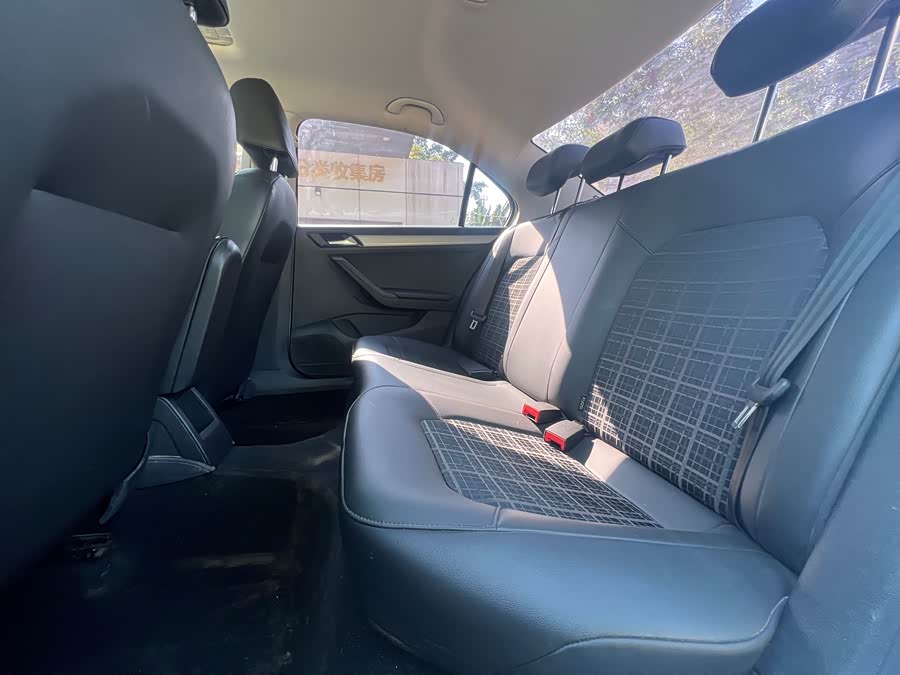 Volkswagen Jetta 2017 immagine di auto #7