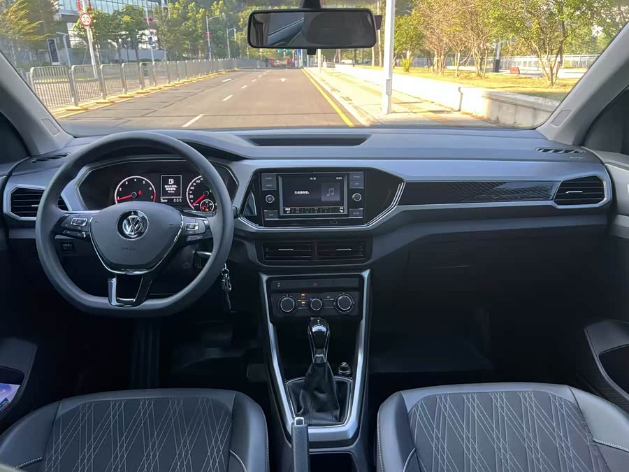Volkswagen T-Cross 2020 car image #7