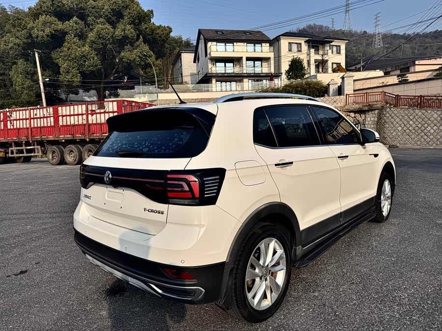 Volkswagen T-Cross 2019 #7 Volkswagen T-Cross 2019 car image #7