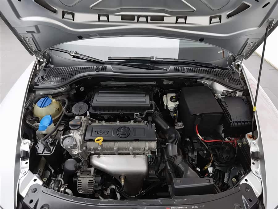 Skoda Octavia 2014 car image #7