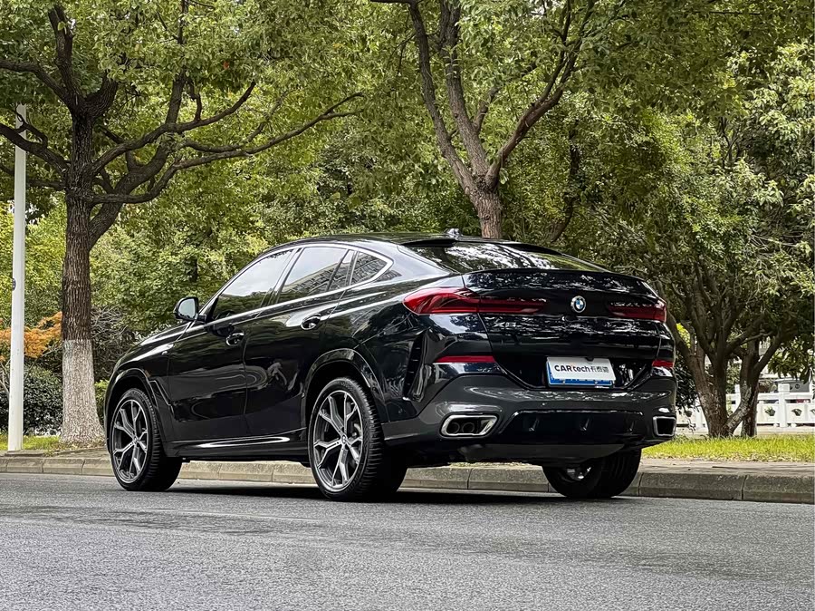 BMW X6 2024 car image #7