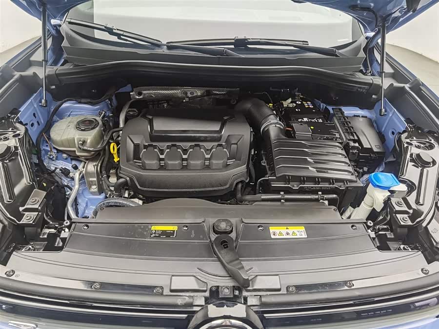 Volkswagen Tiguan L 2024 car image #7