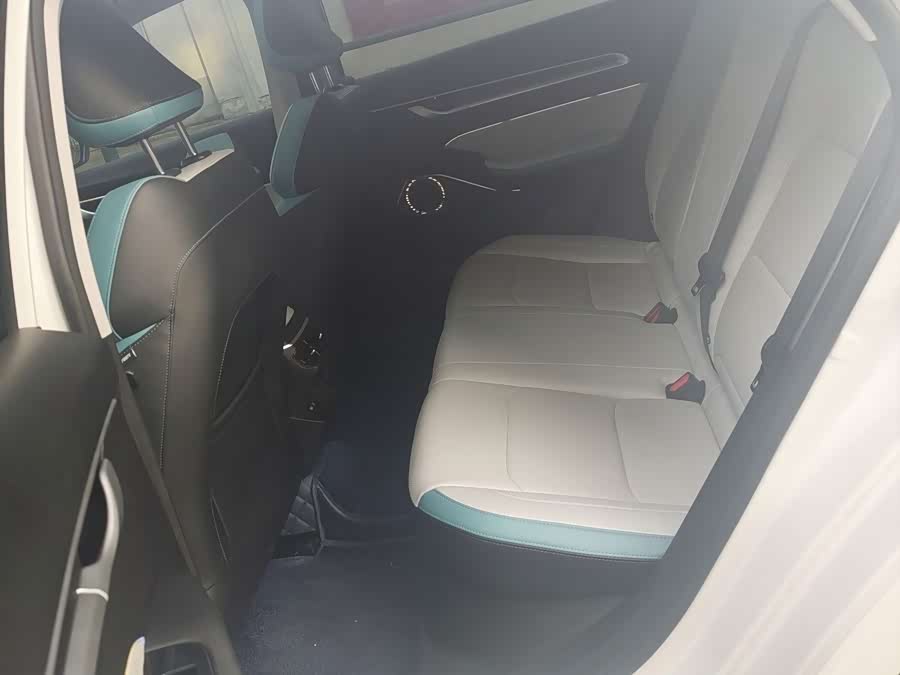 GEELY Emgrand 2023 car image #7