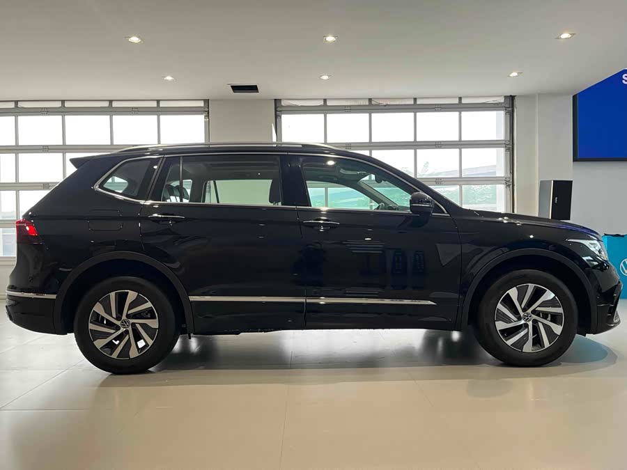 Volkswagen Tiguan L New Energy 2025 car image #7