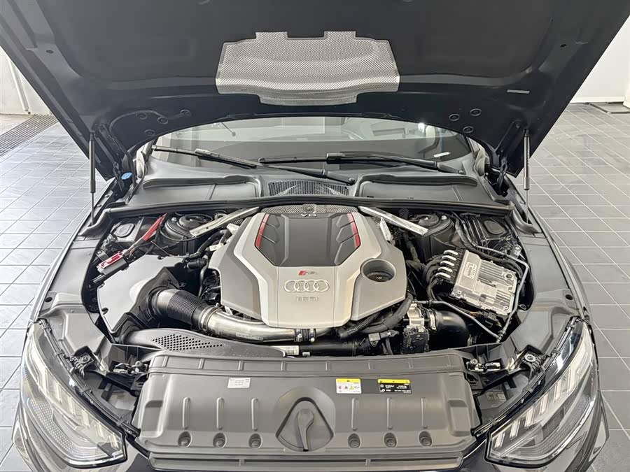 Audi RS 4 2023 car image #7