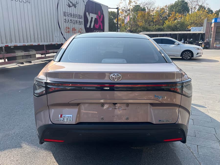 Toyota bZ3 2023 صورة سيارة #7