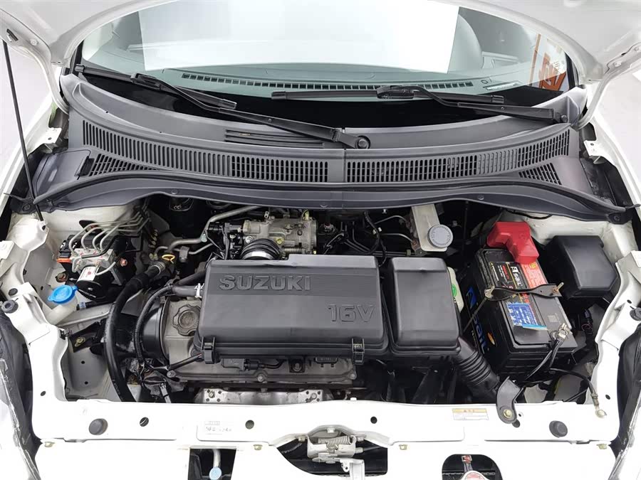 Suzuki Swift 2015 car image #7