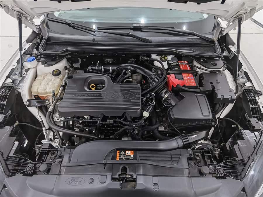 Ford Mondeo 2022 car image #7