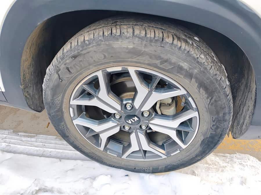 Kia Stonic 2021 car image #7