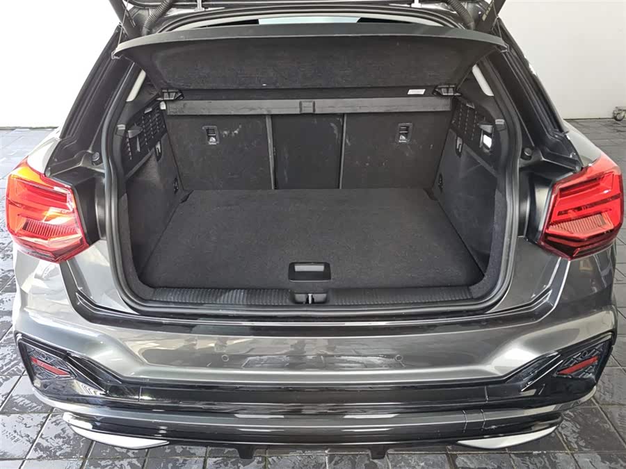 Audi Q2L 2021 car image #7