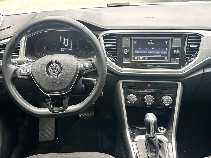 Volkswagen T-Roc 2021 car image #7