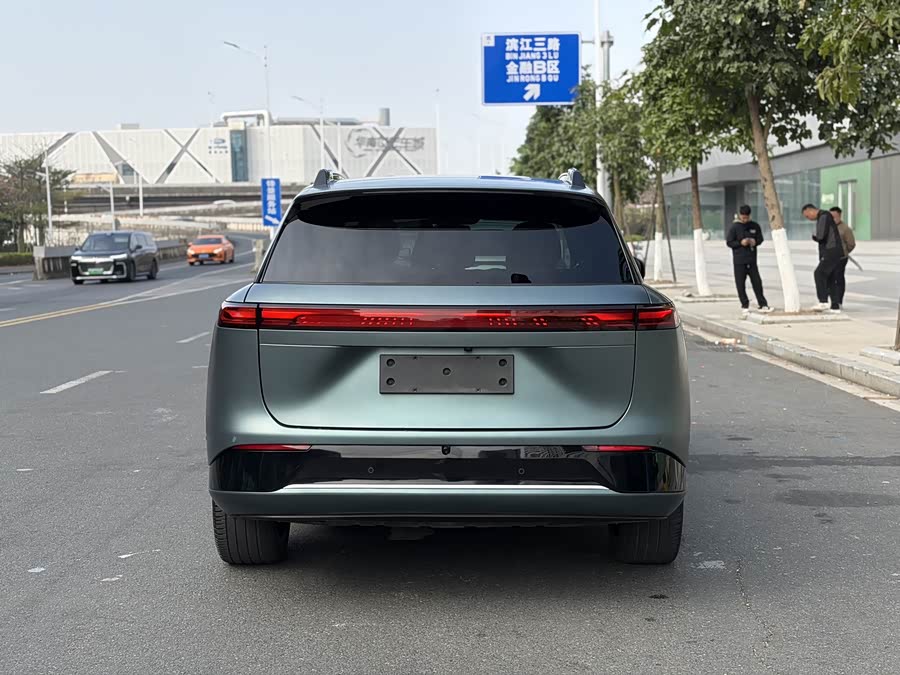 Xpeng G9 2024 صورة سيارة #7