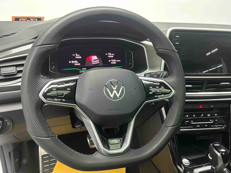 Volkswagen T-Roc 2023 #7 Volkswagen T-Roc 2023 car image #7