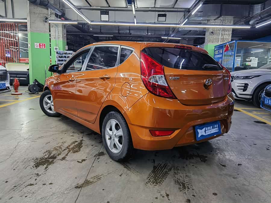Mazda Reina Hatchback 2015 car image #7