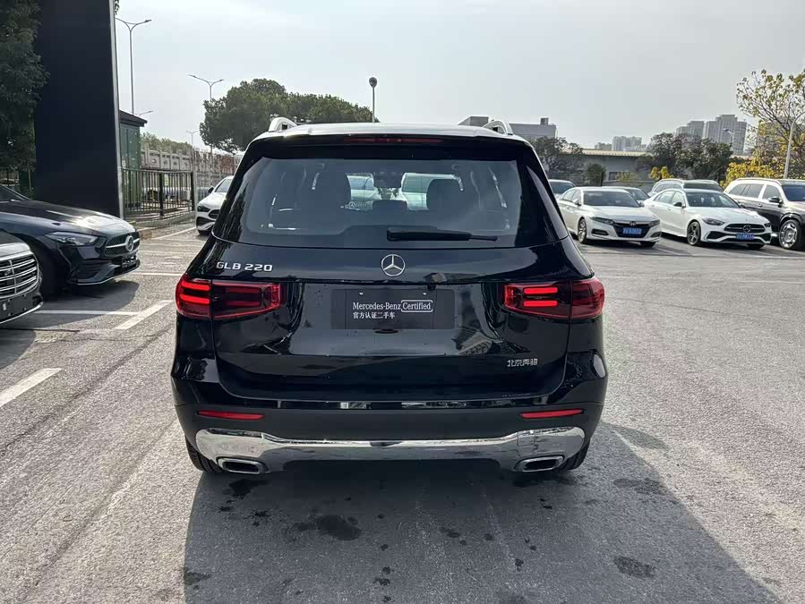 Mercedes-Benz GLB Class 2025 immagine di auto #7