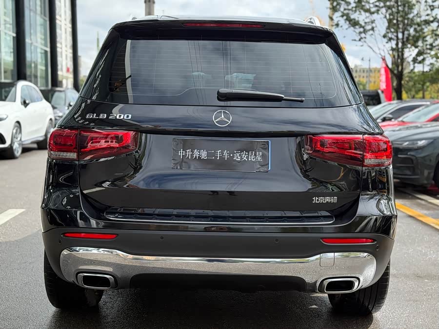 Mercedes-Benz GLB Class 2025 car image #7