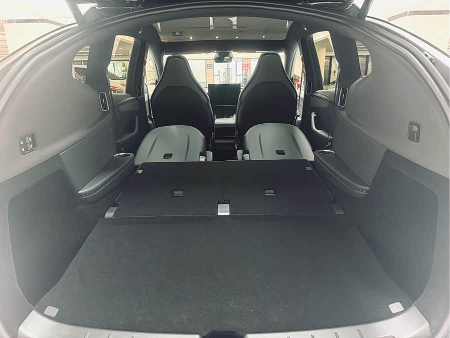 特斯拉 Model Y L 2025 汽车图片 #7
