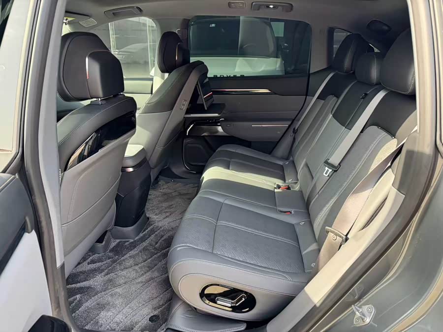 Zeekr 7X 2024 car image #7