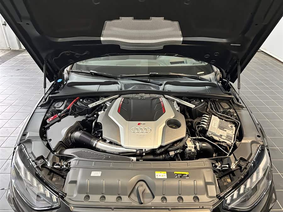 Audi RS 4 2023 immagine di auto #7