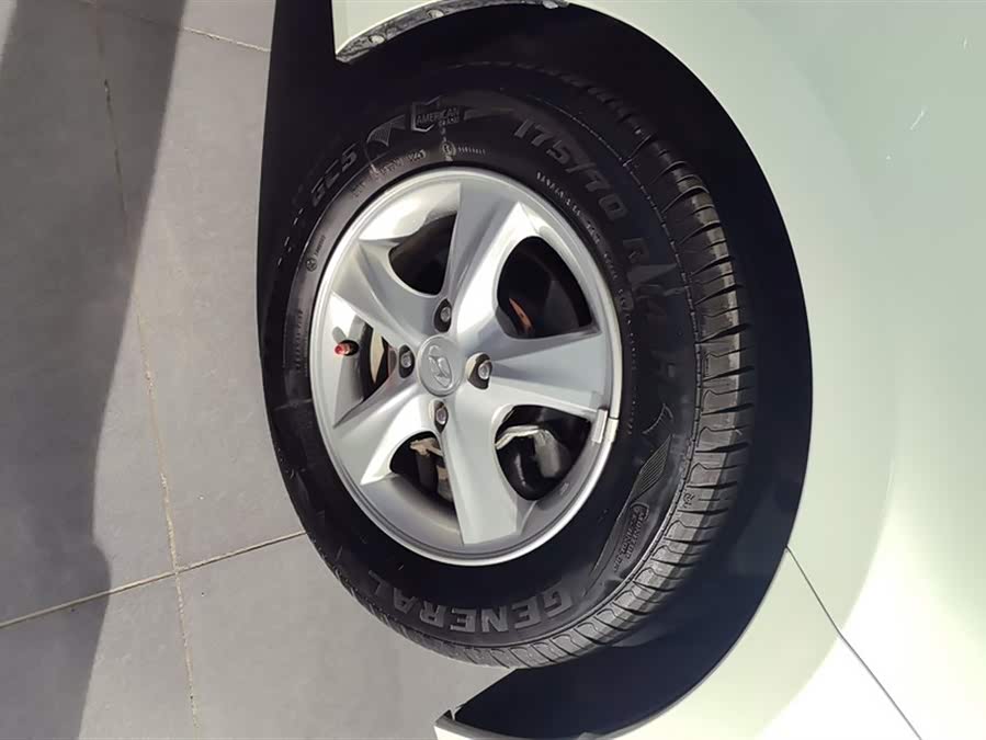Mazda Reina Hatchback 2014 car image #7