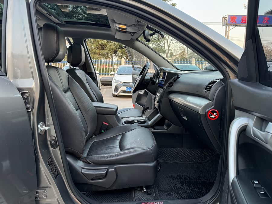 起亚 索兰托 2012 汽车图片 #7