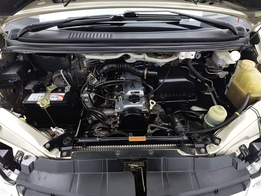 Forthing Lingzhi 2019 #7 Forthing Lingzhi 2019 car image #7