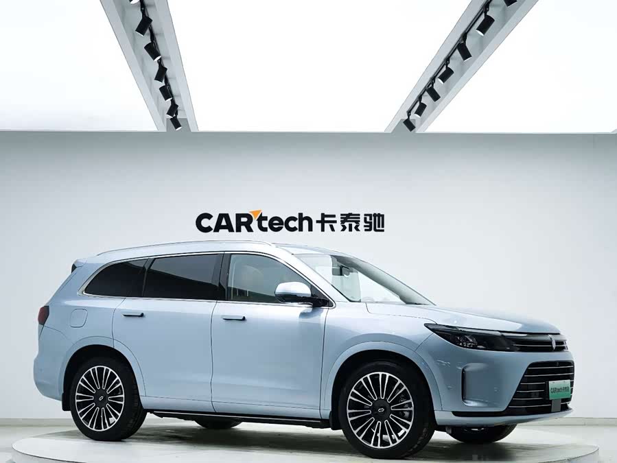 2023 car image #7