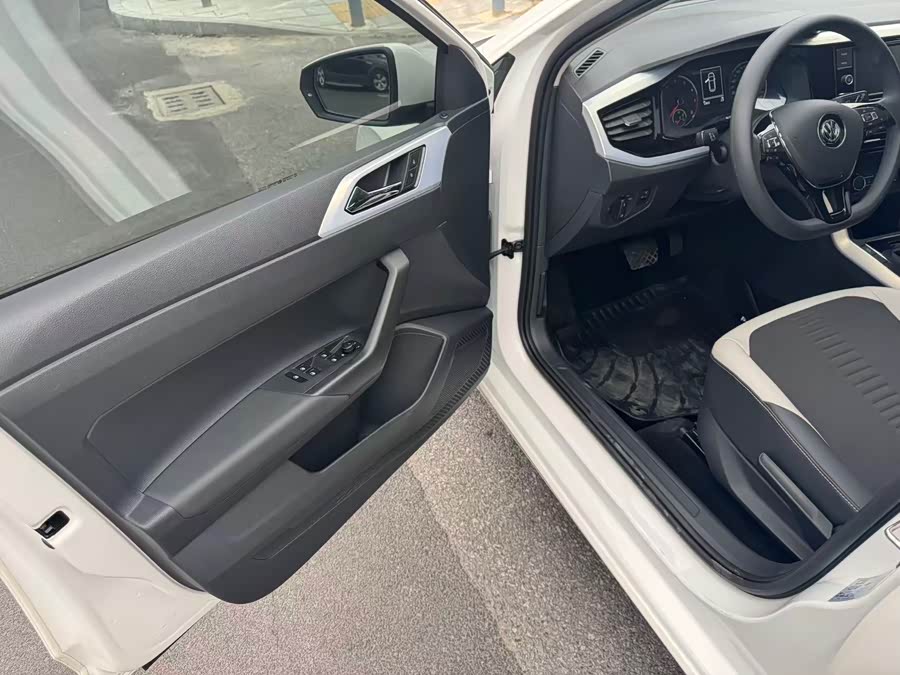 Volkswagen Polo 2020 car image #7