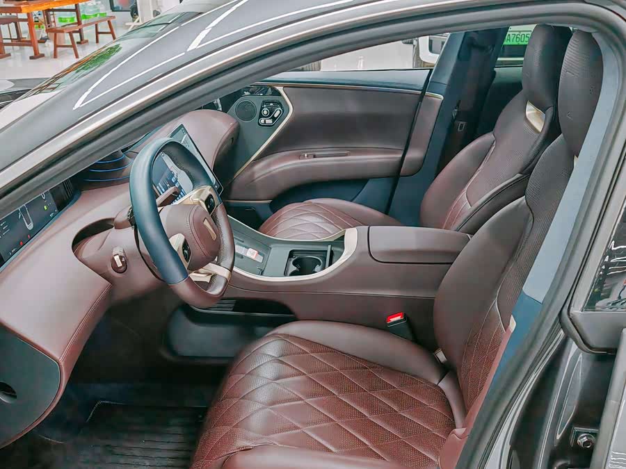 Avatr 11 2024 car image #7