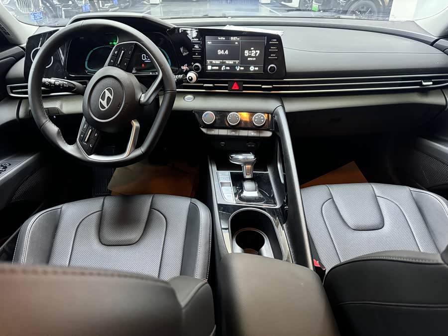 Hyundai Elantra 2023 car image #7