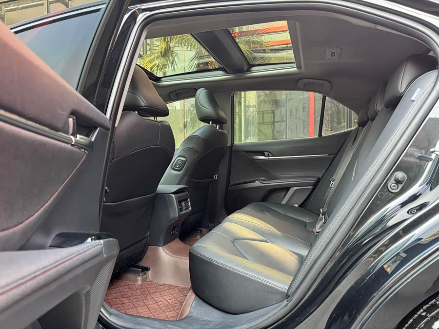 Toyota Camry 2022 car image #7