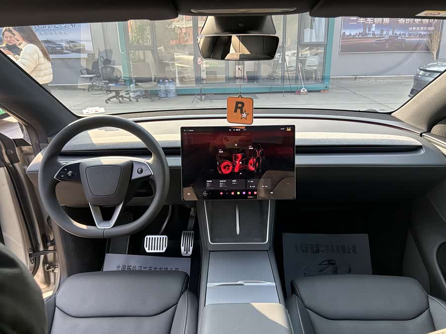 特斯拉 Model Y L 2025 汽车图片 #7
