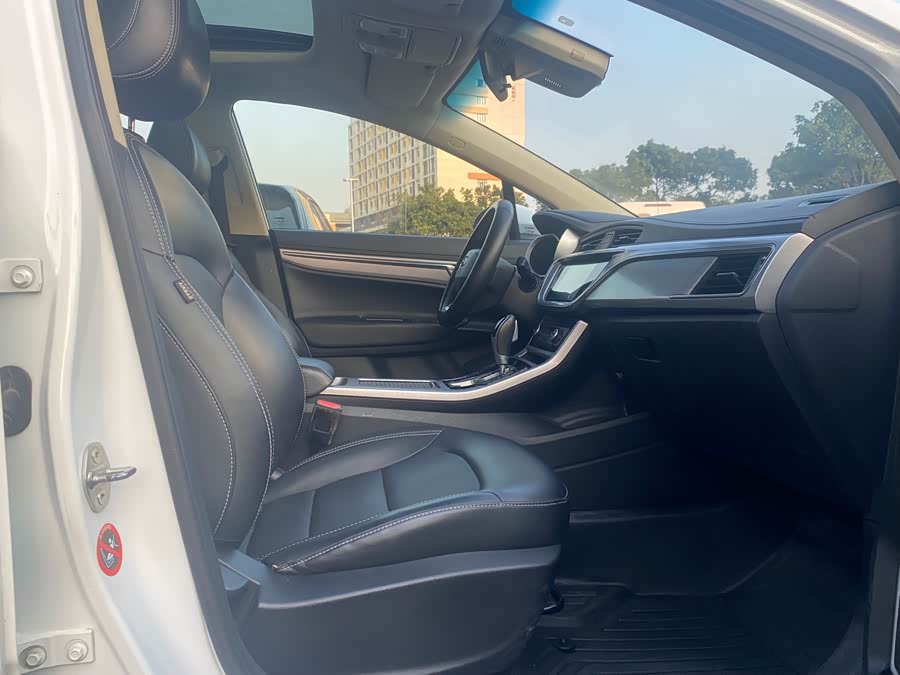 GEELY Emgrand GS 2019 car image #7