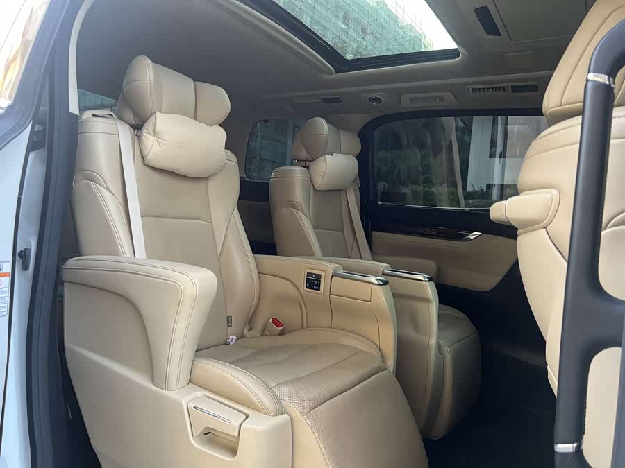 Toyota Alphard 2018 car image #7