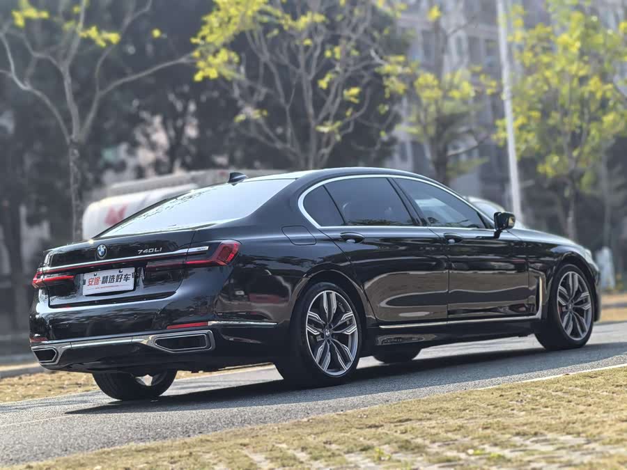 BMW 7 Series 2020 car image #7