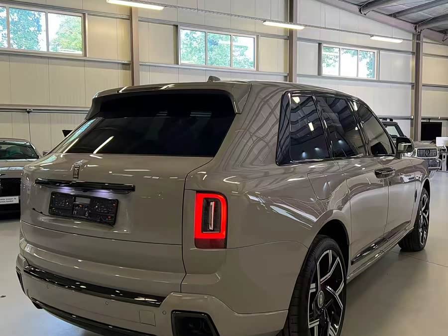 Rolls-Royce Cullinan #7 Rolls-Royce Cullinan car image #7