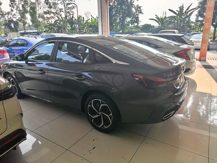MG 5 car image #7