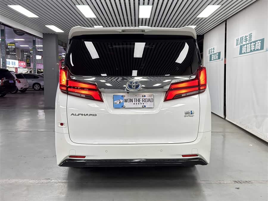 Toyota Alphard 2023 immagine di auto #7