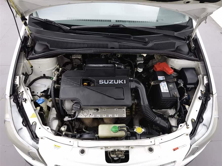 Suzuki SX4 2013 car image #7