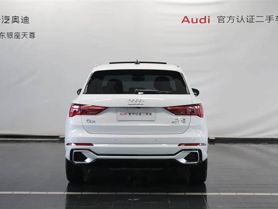 Audi Q3 2023 car image #7