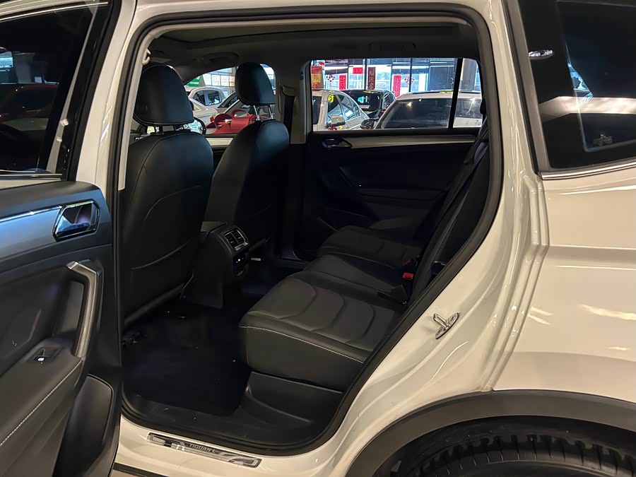 Volkswagen Tiguan L 2019 car image #7