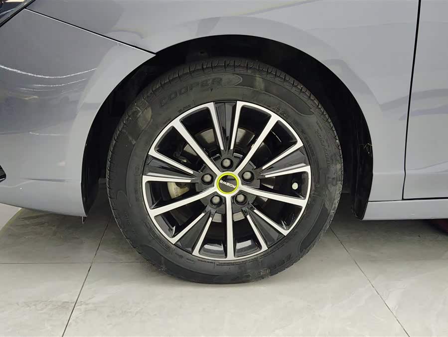 Roewe i5 2022 car image #7