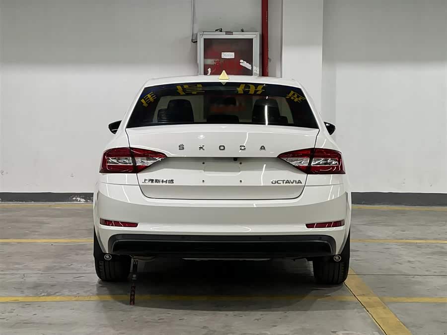 Skoda Octavia 2021 car image #7