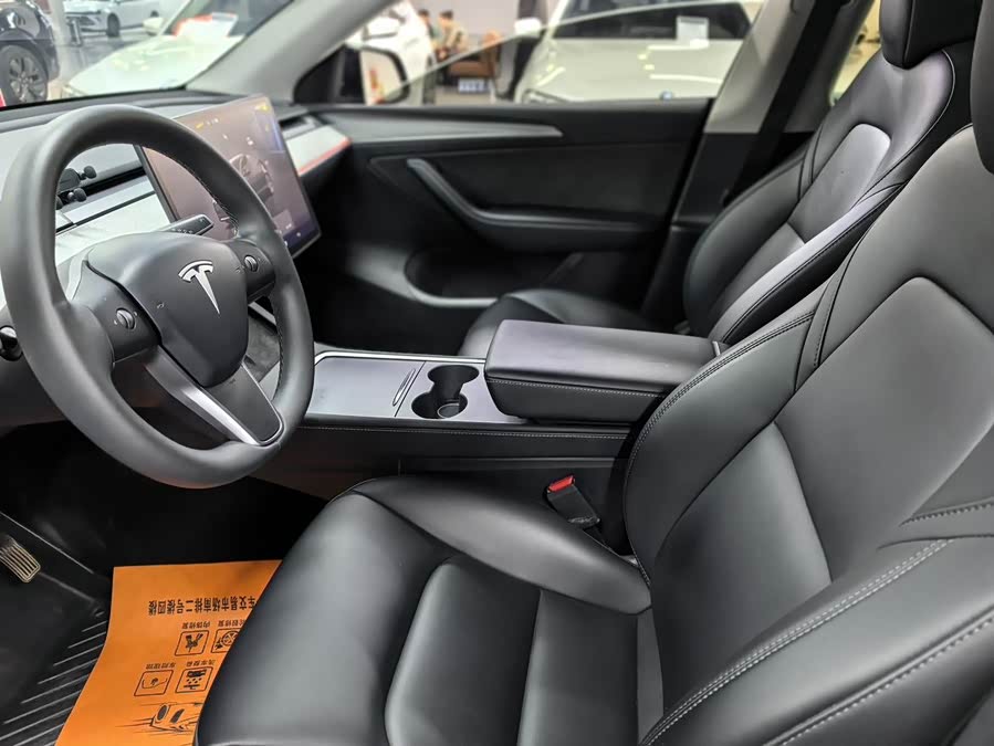 Tesla Model Y 2023 car image #7