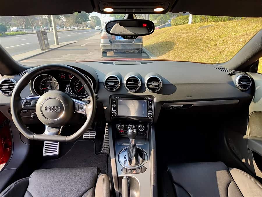 Audi TT 2013 car image #7