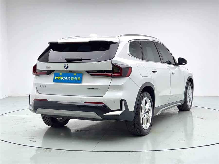 BMW iX1 2024 car image #7